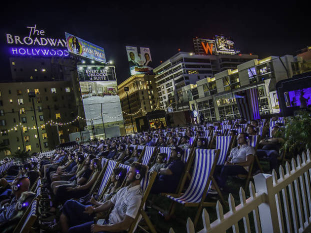 Kopfhörerkino, Kopfhörer Kino, Silent Cinema, Kopfhörer Kino mieten, Silent Events, Open Air Kino, Silent Open Air Kino, Kino mit Kopfhörern