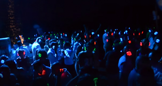 Silent Disco, Kopfhörerparty, Silent Party, kopfhörer party, silent events, neon lights, Silent Disco Open Air, Silent Disco mieten, Silent Disco Kopfhörer kaufen, Silent Disco Kopfhörer
