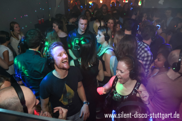 Silent Disco, Kopfhörerparty, Silent Party, kopfhörer party, silent events, neon lights, Silent Disco Open Air, Silent Disco mieten, Silent Disco Kopfhörer kaufen, Silent Disco Kopfhörer