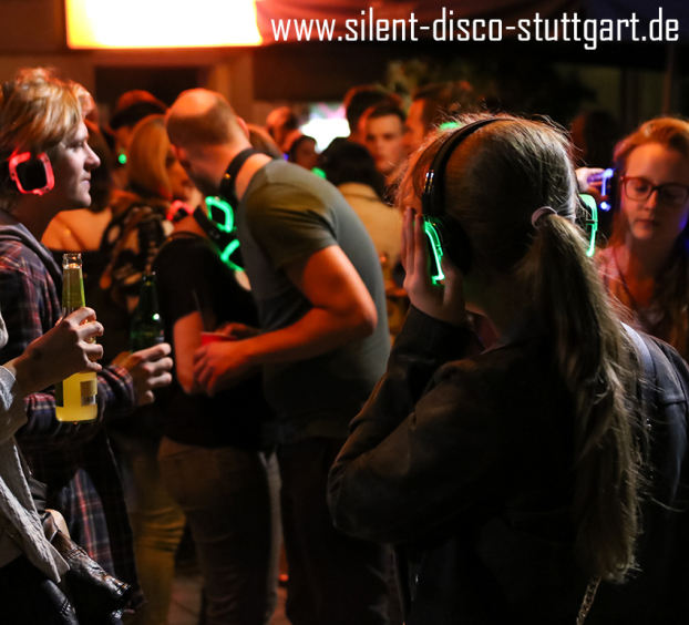 Silent Disco, Kopfhörerparty, Silent Party, kopfhörer party, silent events, neon lights, Silent Disco Open Air, Silent Disco mieten, Silent Disco Kopfhörer kaufen, Silent Disco Kopfhörer