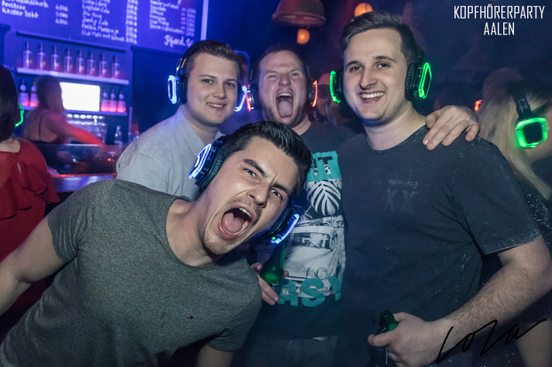 Kopfhörerparty Aalen, Silent Disco Aalen, Kopfhörerparty, Silent Party, kopfhörer party, silent events, Silent Disco, neon lights