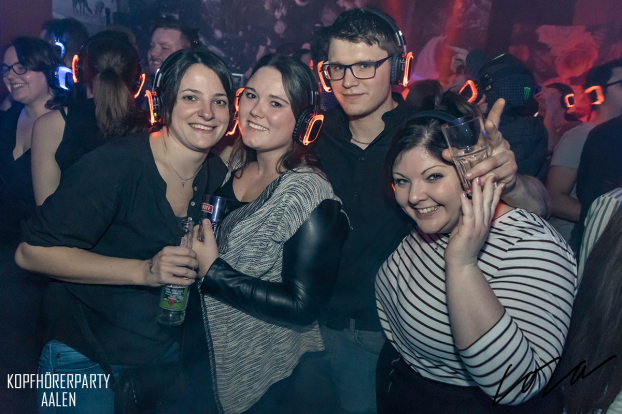Kopfhörerparty Aalen, Silent Disco Aalen, Kopfhörerparty, Silent Party, kopfhörer party, silent events, Silent Disco, neon lights