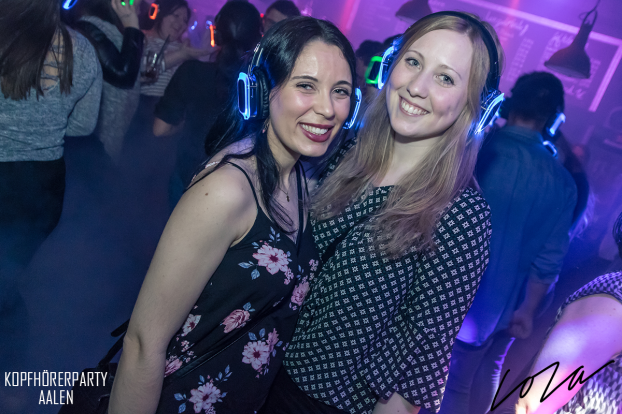 Kopfhörerparty Aalen, Silent Disco Aalen, Kopfhörerparty, Silent Party, kopfhörer party, silent events, Silent Disco, neon lights