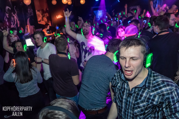 Kopfhörerparty Aalen, Silent Disco Aalen, Kopfhörerparty, Silent Party, kopfhörer party, silent events, Silent Disco, neon lights