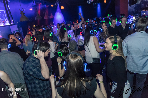 Kopfhörerparty Aalen, Silent Disco Aalen, Kopfhörerparty, Silent Party, kopfhörer party, silent events, Silent Disco, neon lights