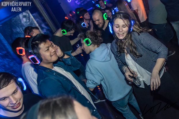 Kopfhörerparty Aalen, Silent Disco Aalen, Kopfhörerparty, Silent Party, kopfhörer party, silent events, Silent Disco, neon lights