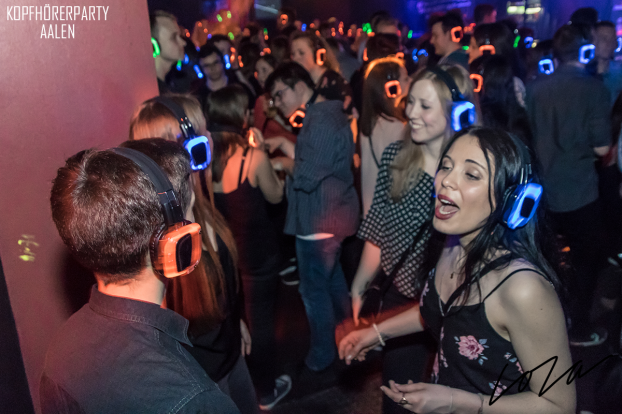 Kopfhörerparty Aalen, Silent Disco Aalen, Kopfhörerparty, Silent Party, kopfhörer party, silent events, Silent Disco, neon lights