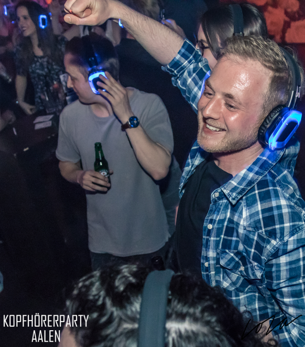 Kopfhörerparty Aalen, Silent Disco Aalen, Kopfhörerparty, Silent Party, kopfhörer party, silent events, Silent Disco, neon lights