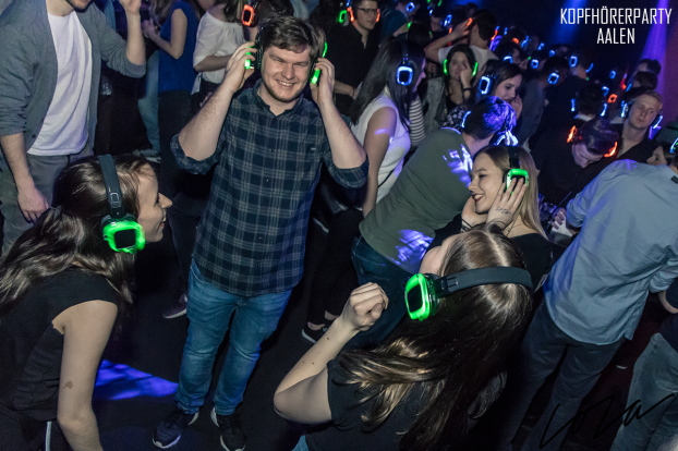 Kopfhörerparty Aalen, Silent Disco Aalen, Kopfhörerparty, Silent Party, kopfhörer party, silent events, Silent Disco, neon lights