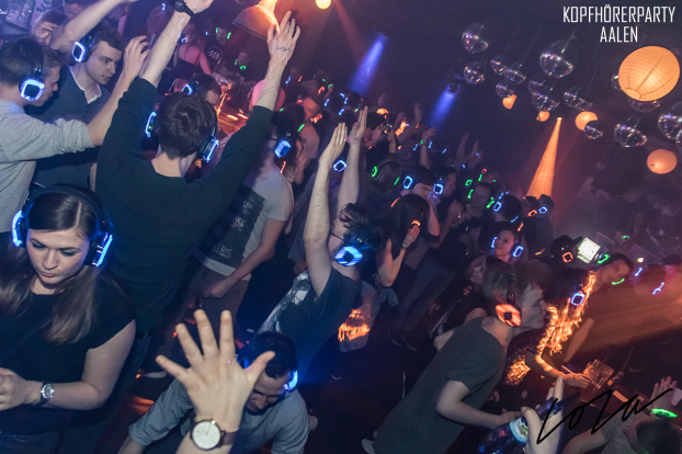 Kopfhörerparty Aalen, Silent Disco Aalen, Kopfhörerparty, Silent Party, kopfhörer party, silent events, Silent Disco, neon lights