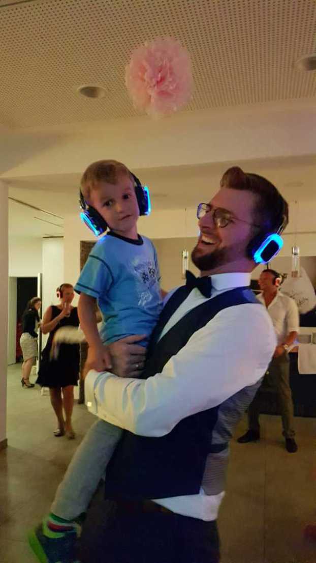 Silent Disco, Kopfhörerparty, Silent Party, Silent Disco, Silent Disco mieten, Silent Party Equipment, Silent Disco Equipment, Silent Disco Kopfhörer, Silent Party Kosten, Silent Disco leihen